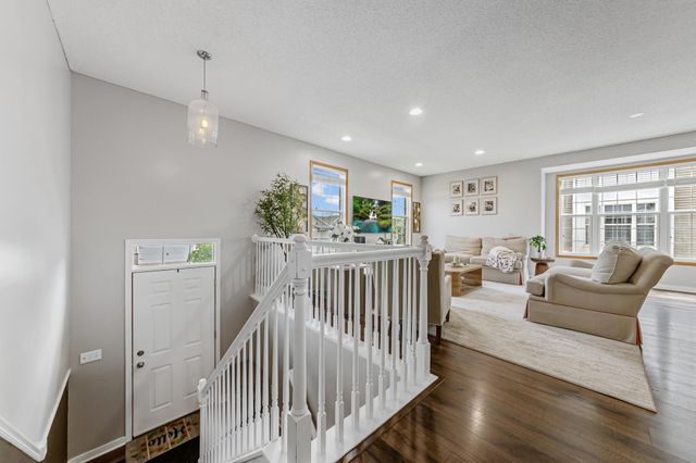 1724 Riverside Drive, Shakopee, MN 55379