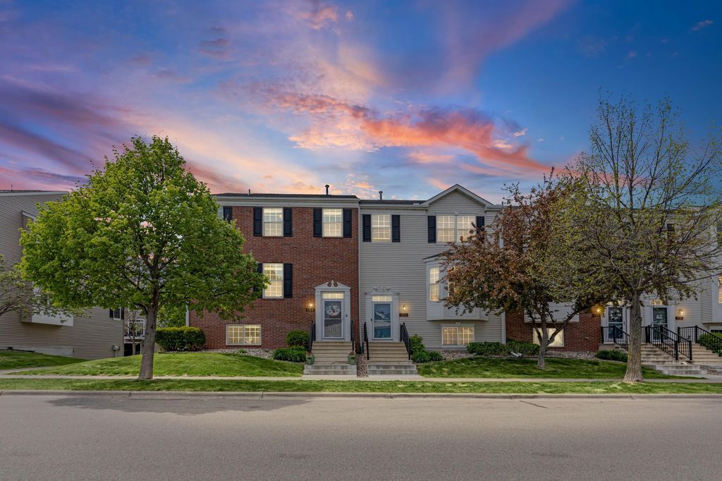 1724 Riverside Drive, Shakopee, MN 55379