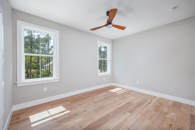 33 Eagle Place, Freeport, FL 32439