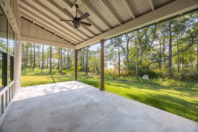 33 Eagle Place, Freeport, FL 32439