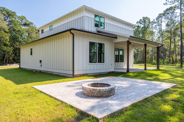 33 Eagle Place, Freeport, FL 32439