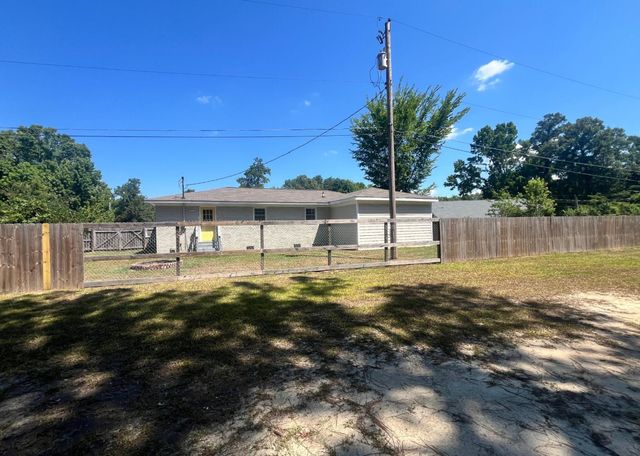 134 Wells Circle, Saint Stephen, SC 29479