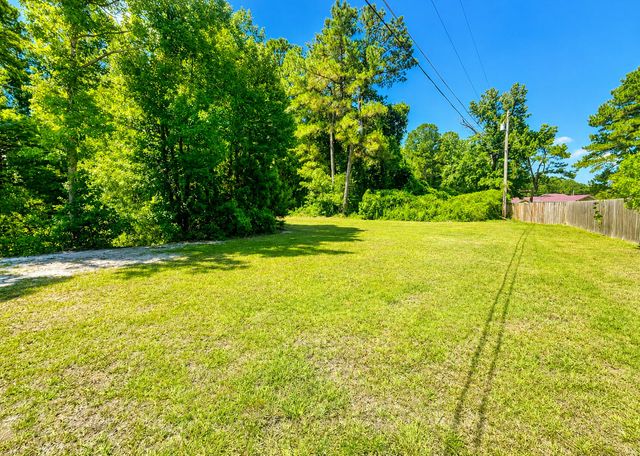 134 Wells Circle, Saint Stephen, SC 29479