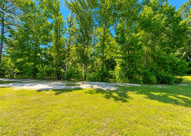 134 Wells Circle, Saint Stephen, SC 29479