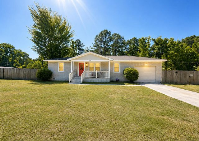 134 Wells Circle, Saint Stephen, SC 29479