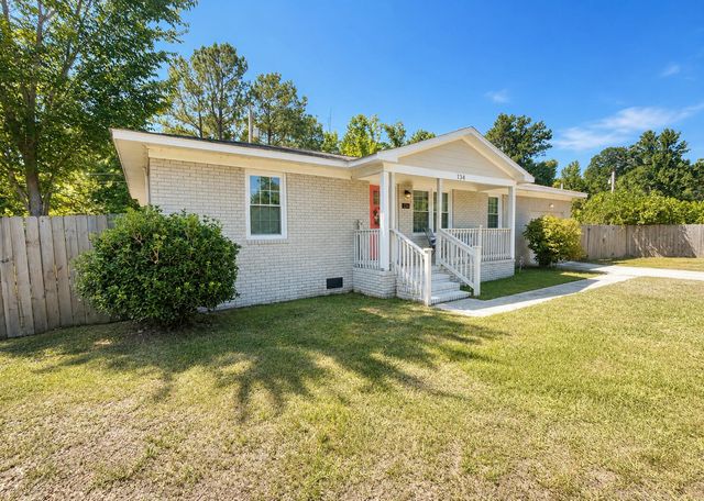 134 Wells Circle, Saint Stephen, SC 29479