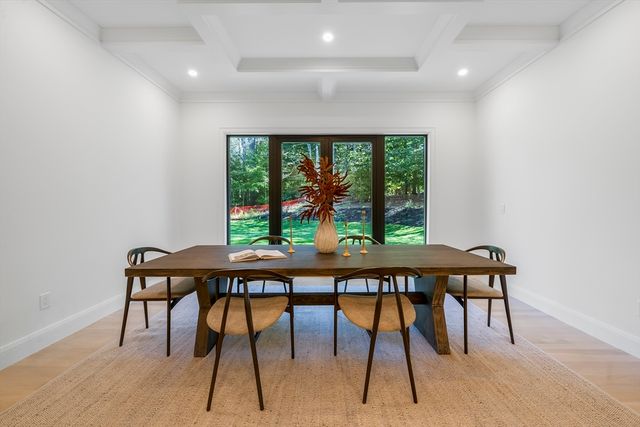 92 Hill St, Lexington, MA 02421