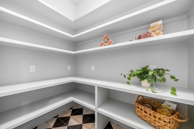 92 Hill St, Lexington, MA 02421