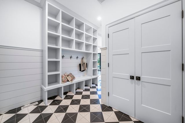 92 Hill St, Lexington, MA 02421