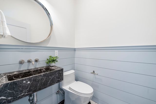 92 Hill St, Lexington, MA 02421