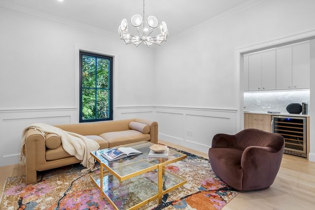 92 Hill St, Lexington, MA 02421