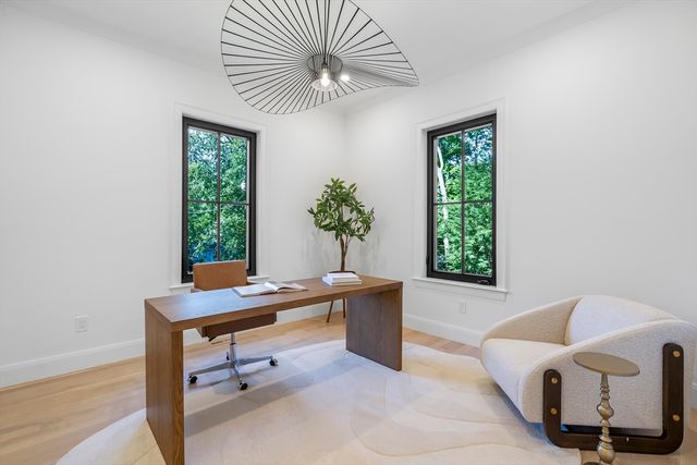 92 Hill St, Lexington, MA 02421