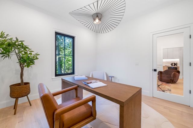 92 Hill St, Lexington, MA 02421