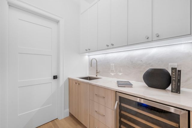 92 Hill St, Lexington, MA 02421