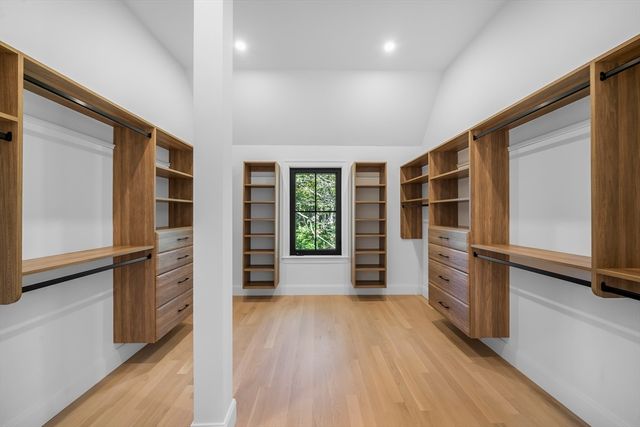 92 Hill St, Lexington, MA 02421