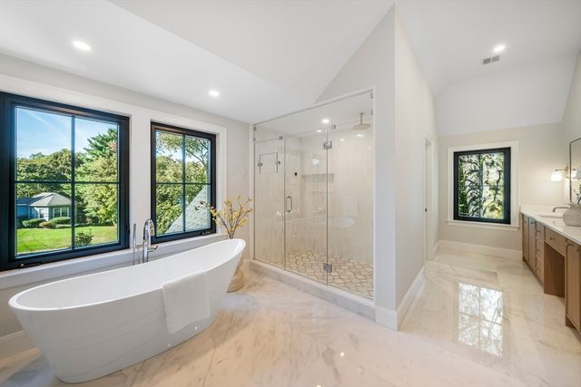 92 Hill St, Lexington, MA 02421