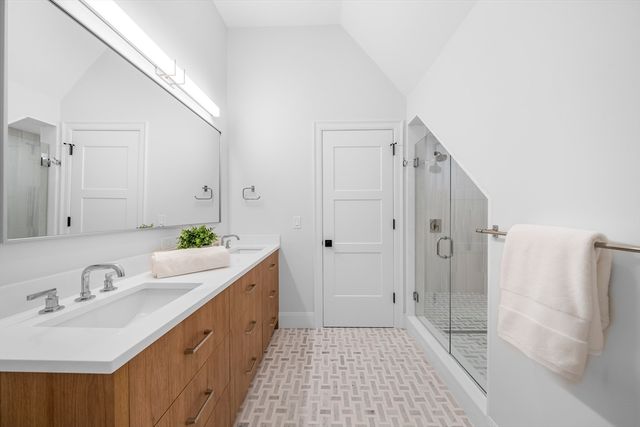 92 Hill St, Lexington, MA 02421