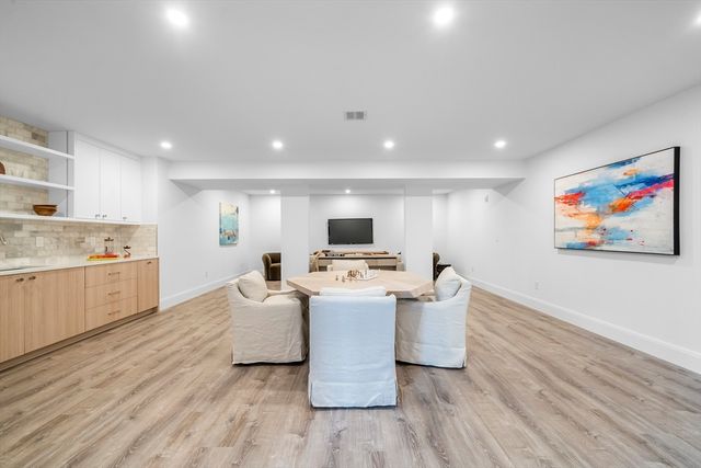 92 Hill St, Lexington, MA 02421