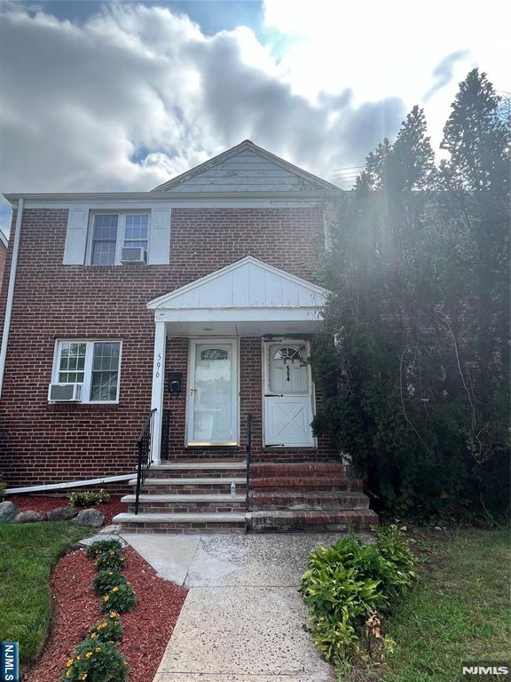 594 Maple Avenue, East Orange, NJ 07017