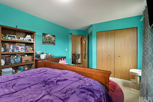 2164 W Waterford Court, Round Lake, IL 60073