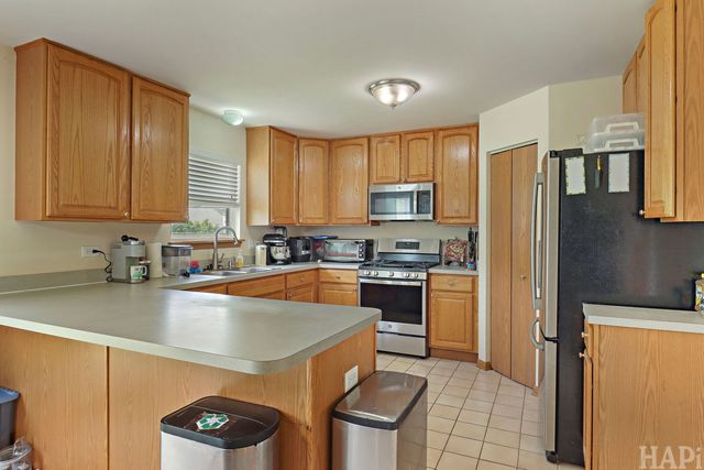 2164 W Waterford Court, Round Lake, IL 60073