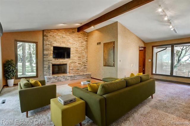 1309 Ashover Drive, Bloomfield Hills, MI 48304