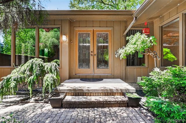 1309 Ashover Drive, Bloomfield Hills, MI 48304