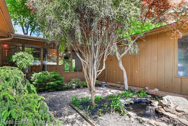 1309 Ashover Drive, Bloomfield Hills, MI 48304