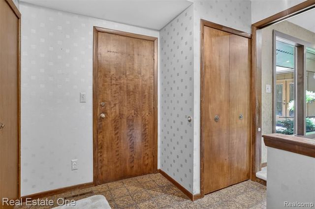 1309 Ashover Drive, Bloomfield Hills, MI 48304