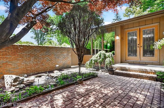 1309 Ashover Drive, Bloomfield Hills, MI 48304