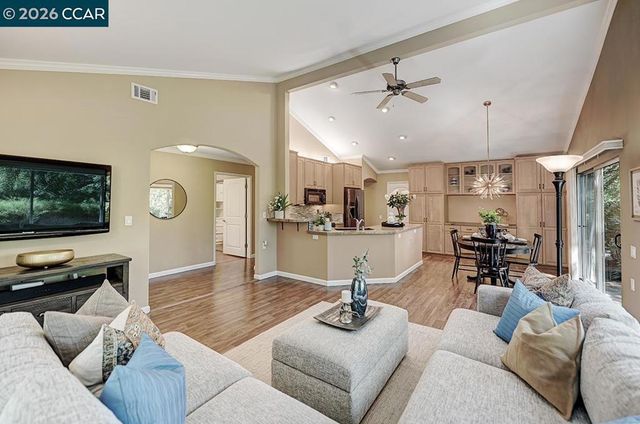 2152 Tice Creek Dr. 4, Walnut Creek, CA 94595