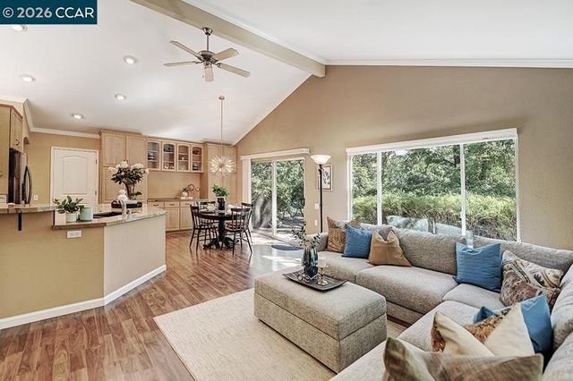 2152 Tice Creek Dr. 4, Walnut Creek, CA 94595