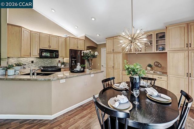 2152 Tice Creek Dr. 4, Walnut Creek, CA 94595