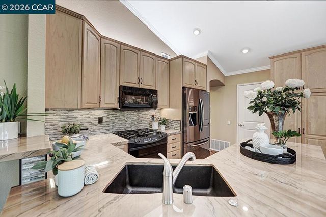 2152 Tice Creek Dr. 4, Walnut Creek, CA 94595