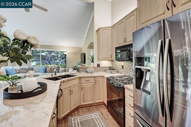 2152 Tice Creek Dr. 4, Walnut Creek, CA 94595