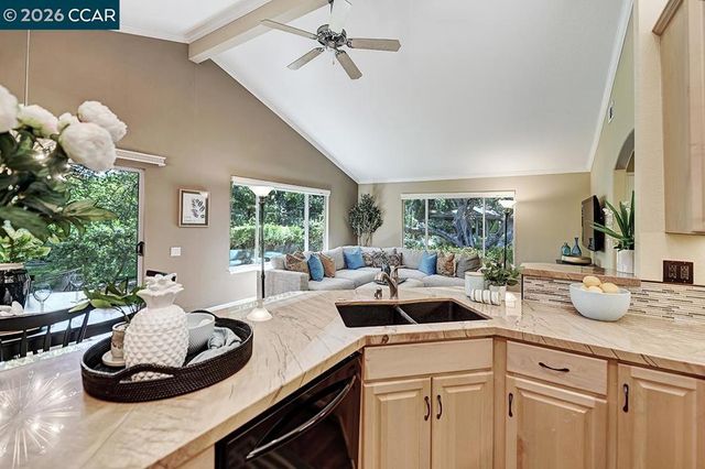 2152 Tice Creek Dr. 4, Walnut Creek, CA 94595