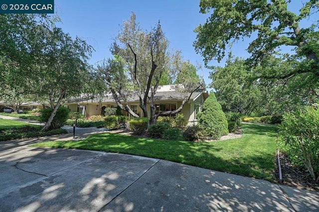 2152 Tice Creek Dr. 4, Walnut Creek, CA 94595