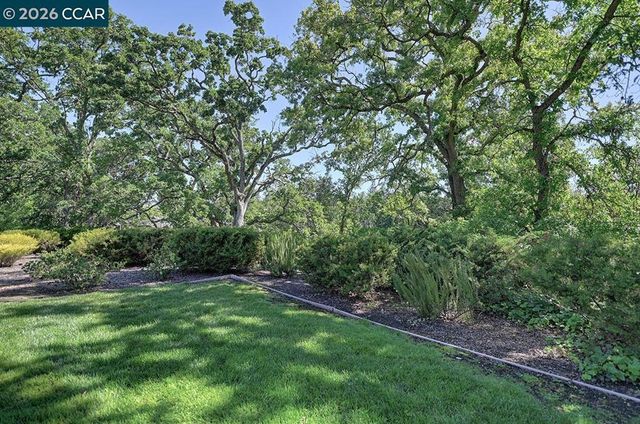 2152 Tice Creek Dr. 4, Walnut Creek, CA 94595