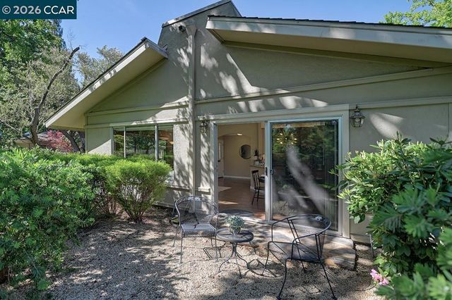 2152 Tice Creek Dr. 4, Walnut Creek, CA 94595