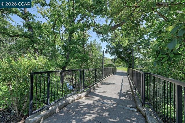 2152 Tice Creek Dr. 4, Walnut Creek, CA 94595