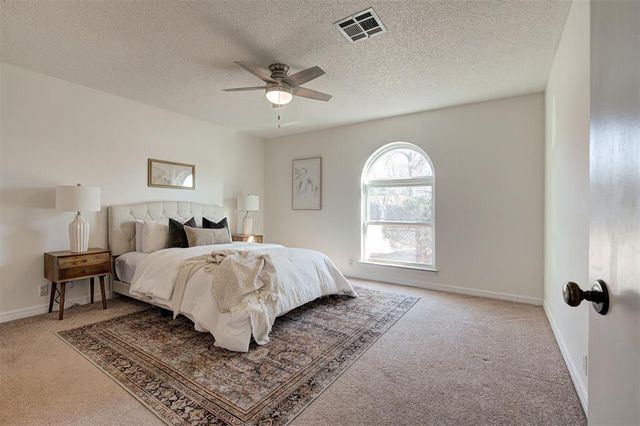 8037 Willow Creek Boulevard, Oklahoma City, OK 73162