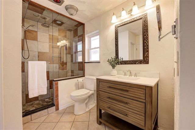 8037 Willow Creek Boulevard, Oklahoma City, OK 73162