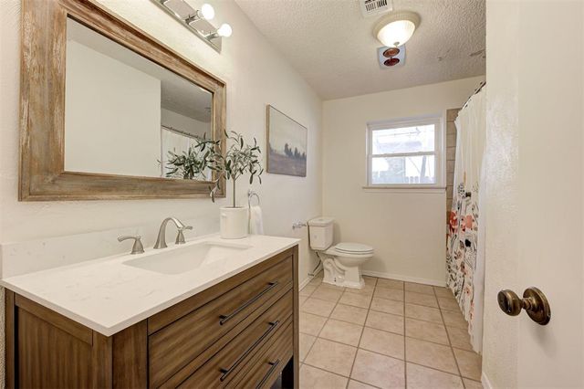 8037 Willow Creek Boulevard, Oklahoma City, OK 73162