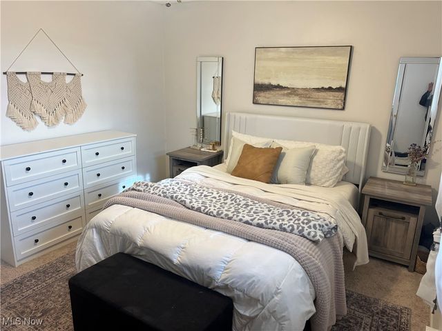 475 Carol Lane, Elyria, OH 44035