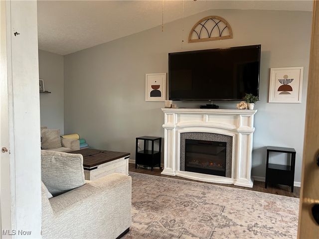 475 Carol Lane, Elyria, OH 44035