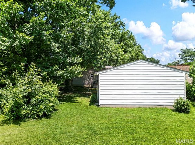 800 Crowder Drive, Florissant, MO 63031