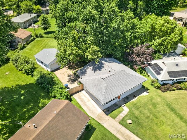 800 Crowder Drive, Florissant, MO 63031