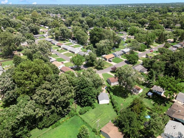 800 Crowder Drive, Florissant, MO 63031