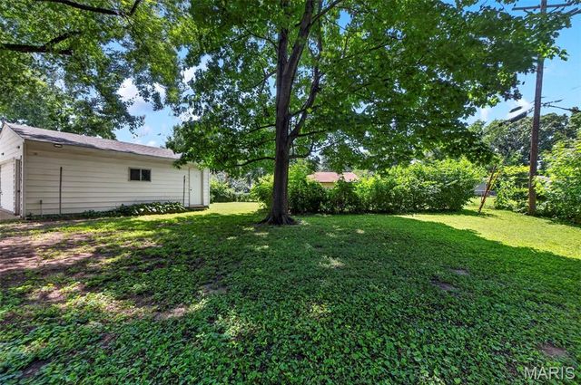 800 Crowder Drive, Florissant, MO 63031