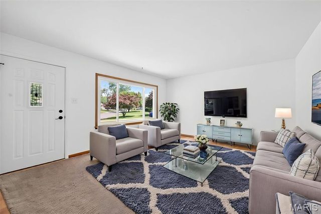 800 Crowder Drive, Florissant, MO 63031